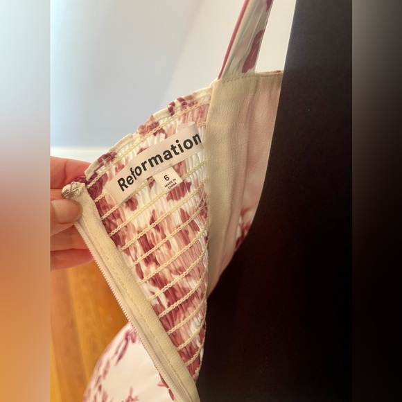 Reformation size 6 satin dress (white with burgundy flowers). - Picture 6 of 12